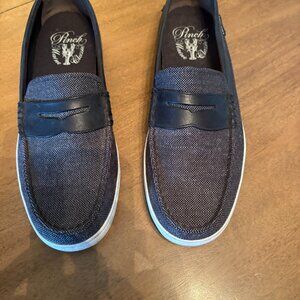 Like New, Men's Cole Haan Maine Classic Pinch Canvas Loafer Shoes. Size 9